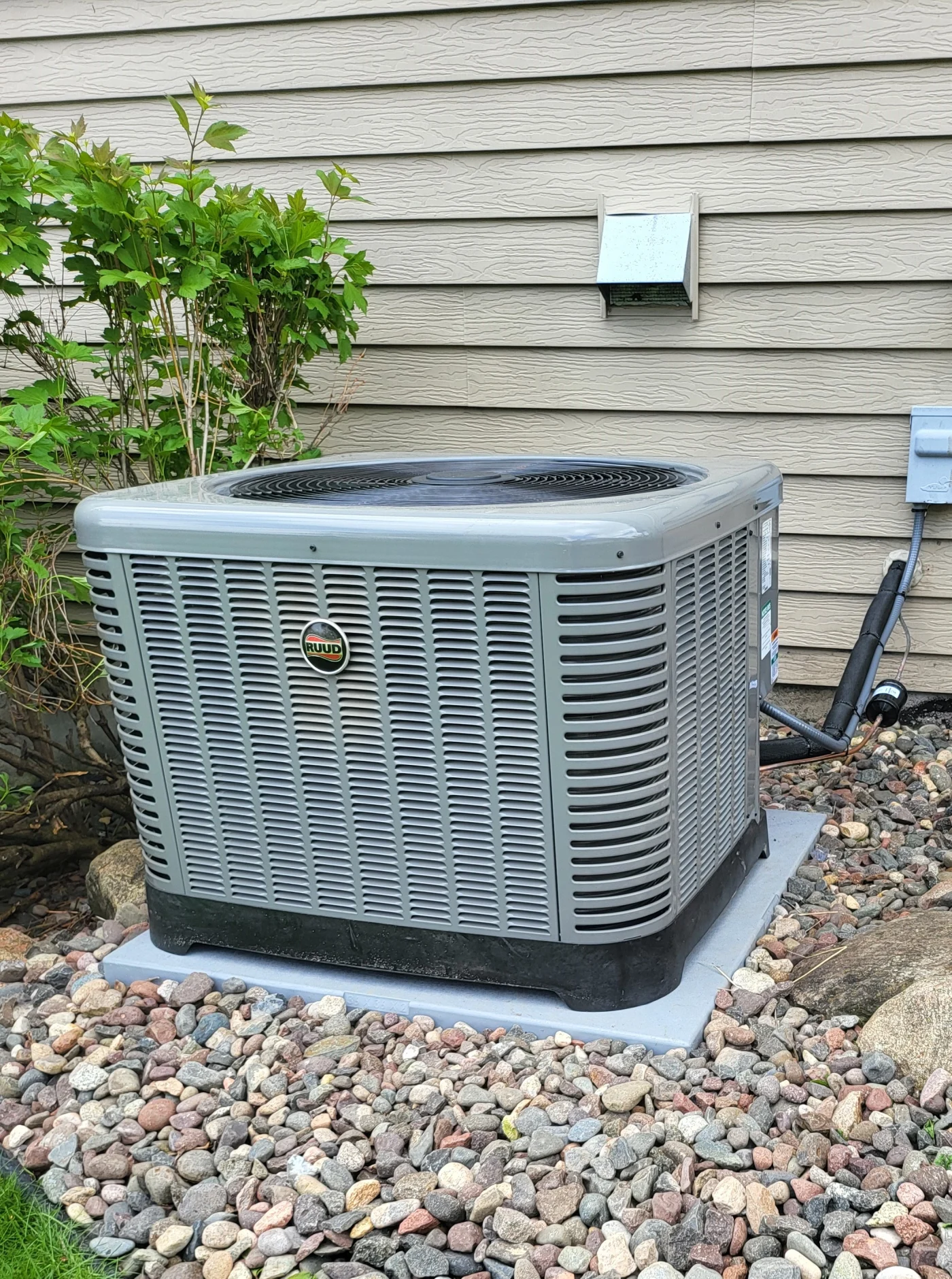 Customized Ruud air conditioner in Oakdale, MN